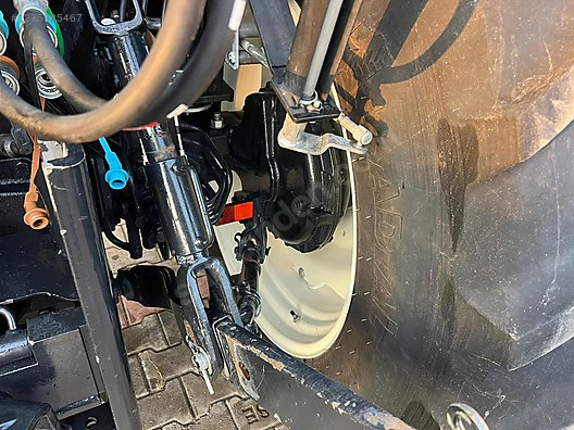 Machinery / Agricultural Machines / Tractors / New Holland / TD90D