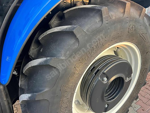 Machinery / Agricultural Machines / Tractors / New Holland / TD90D