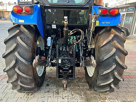 Machinery / Agricultural Machines / Tractors / New Holland / TD90D