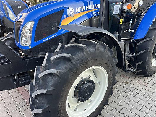 Machinery / Agricultural Machines / Tractors / New Holland / TD90D