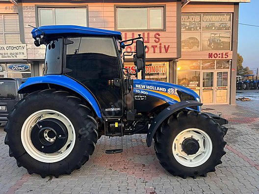 Machinery / Agricultural Machines / Tractors / New Holland / TD90D