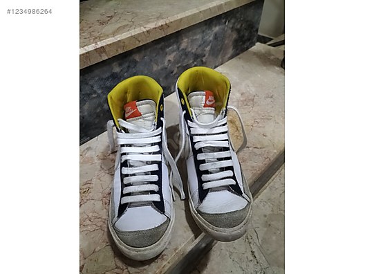 Used & Brand New Items / Clothing & Accessories / Women / Shoes / Sneakers