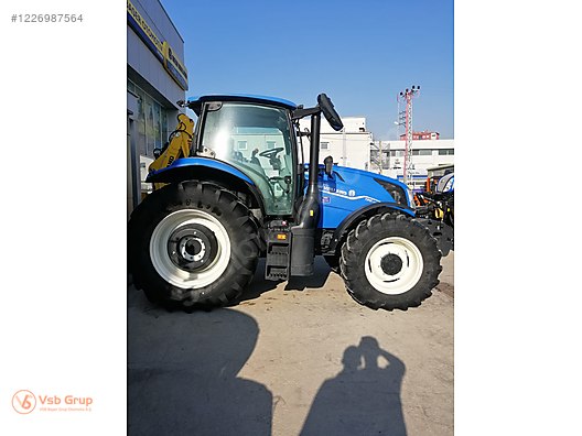 Machinery / Agricultural Machines / Tractors / New Holland / TR6.135S