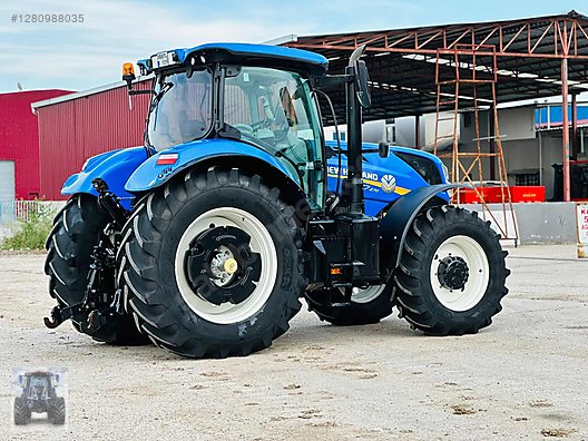 Machinery / Agricultural Machines / Tractors / New Holland / T7.270