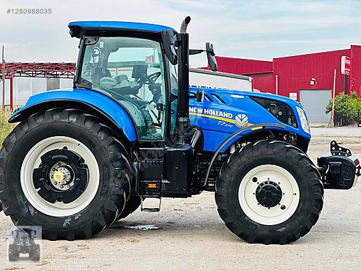 Machinery / Agricultural Machines / Tractors / New Holland / T7.270