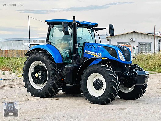 Machinery / Agricultural Machines / Tractors / New Holland / T7.270