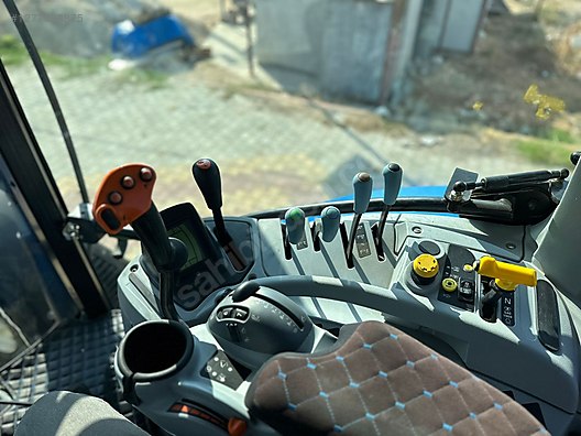 Machinery / Agricultural Machines / Tractors / New Holland / TR6.160S