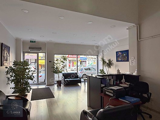 GG GÖZDEM'DEN Acıbadem Caddesi Üzerinde Satılık Dükkan