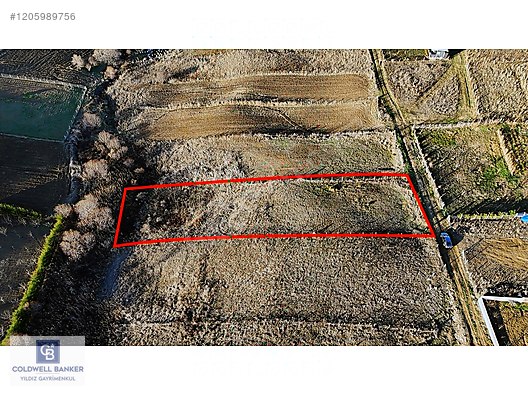 SİLİVRİ AKÖREN'DE ETRAFI ÇEVRİLİ 2080 M2 SATILIK TARLA