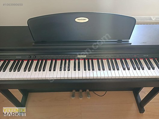 Suzuki Model SCP-88 88-Key Digital Composer Piano with Effects and