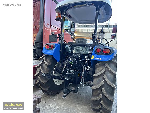 Machinery / Agricultural Machines / Tractors / New Holland / T4.75S