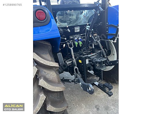 Machinery / Agricultural Machines / Tractors / New Holland / T4.75S