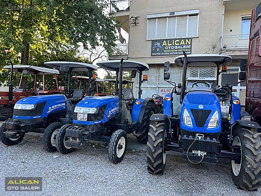 Machinery / Agricultural Machines / Tractors / New Holland / T4.75S