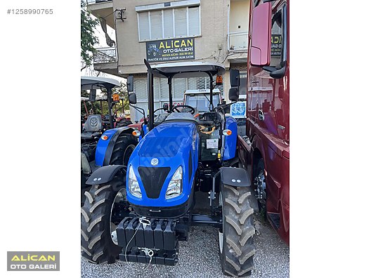 Machinery / Agricultural Machines / Tractors / New Holland / T4.75S