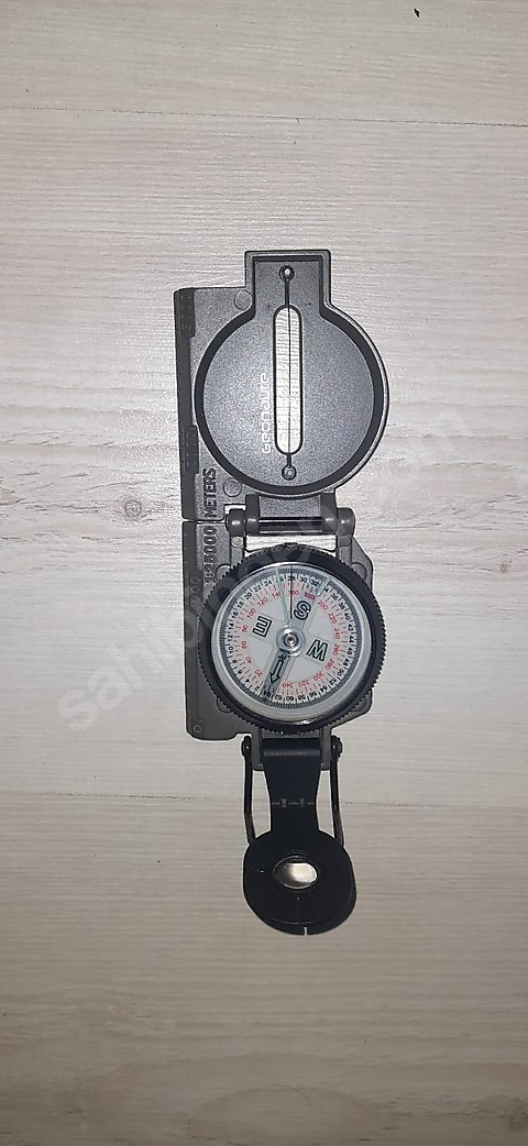 Geonaute Askeri Pusula