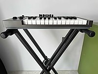 Sıfırdan Farksız MIDI Klavye