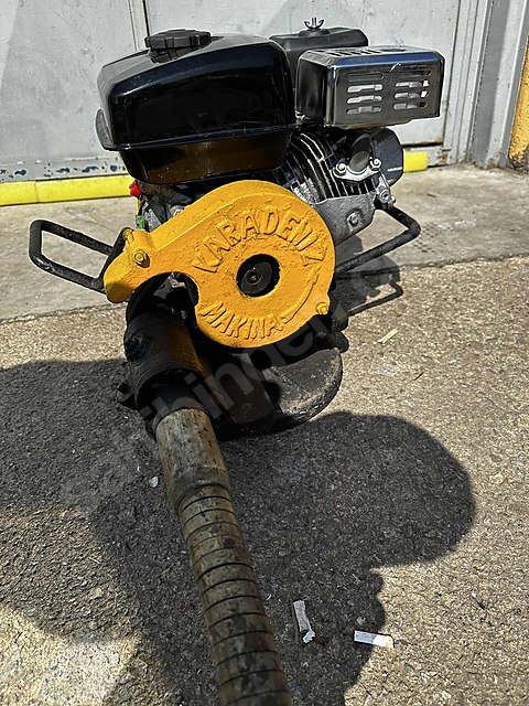 Karadeniz makine benzinli beton vibratörü