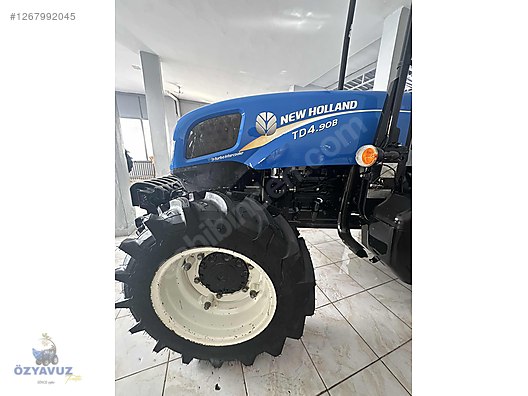 Machinery / Agricultural Machines / Tractors / New Holland / TD4.90B