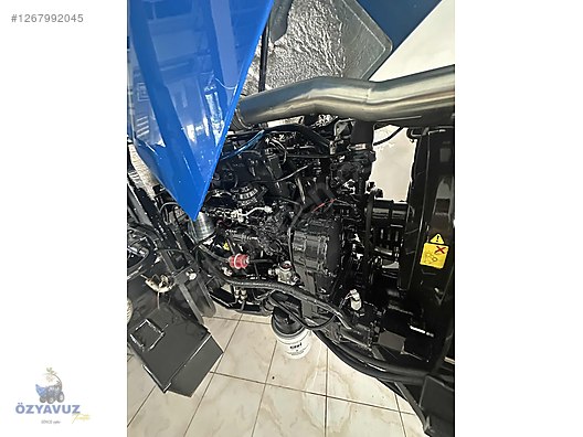 Machinery / Agricultural Machines / Tractors / New Holland / TD4.90B