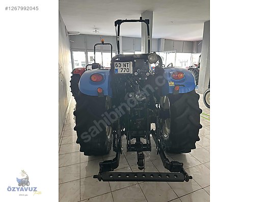 Machinery / Agricultural Machines / Tractors / New Holland / TD4.90B