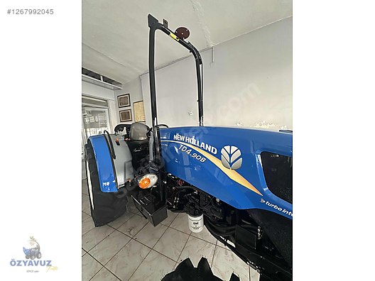 Machinery / Agricultural Machines / Tractors / New Holland / TD4.90B
