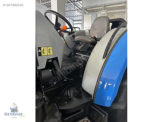 Machinery / Agricultural Machines / Tractors / New Holland / TD4.90B