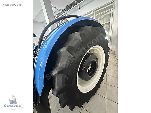 Machinery / Agricultural Machines / Tractors / New Holland / TD4.90B