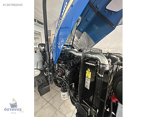 Machinery / Agricultural Machines / Tractors / New Holland / TD4.90B