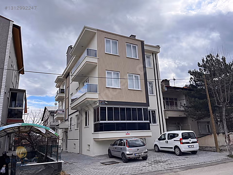 Gazi Mahallesi'nde Satılık Eşyalı, Kiracılı, Asansörlü 2+1 Daire