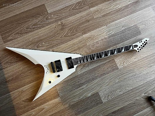 İkinci El ve Sıfır Alışveriş / Müzik / Müzik Aletleri / Telli Çalgılar / Gitar / Elektro