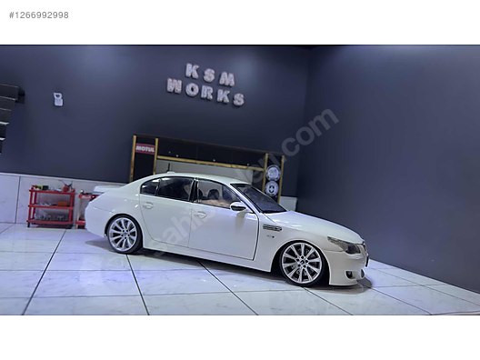 Kyosho Diecast Model 1:18 BMW Araba - 1266992998