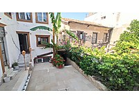 KUŞADASI CAMİATİK MAHALLESİNDE SATILIK PANSİYON