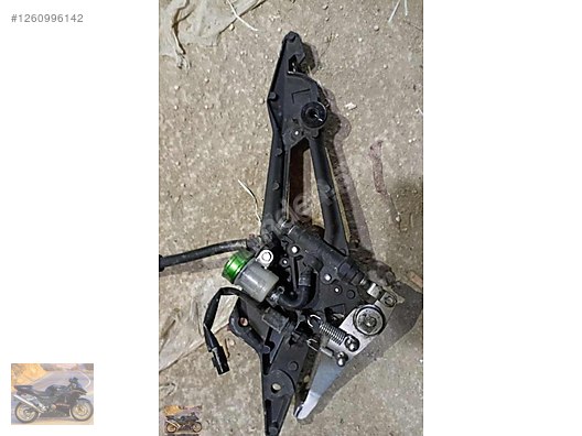 Görünüm / KAWASAKİ Z800 SÜRÜCÜ BASAMAK SAĞ TARAF DOLU sahibinden