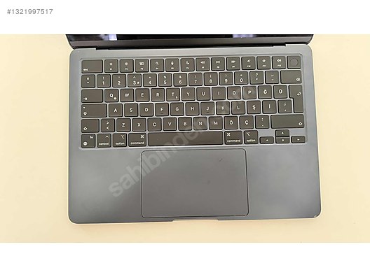 Apple Macbook / 2022 MacBook Air M2 / 256GB SSD / 16GB RAM / 13,6
