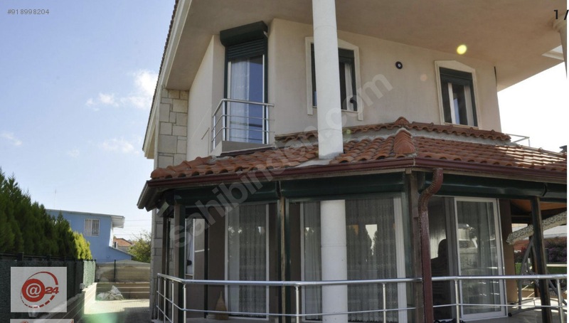 URLA A24 ELİTTEN İSKELEDE DENİZE 50 MT SATILIK MÜSTAKİL VİLLA Satılık