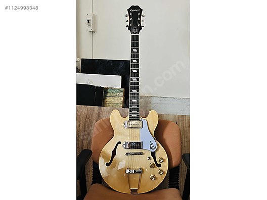 Casino store coupe guitar