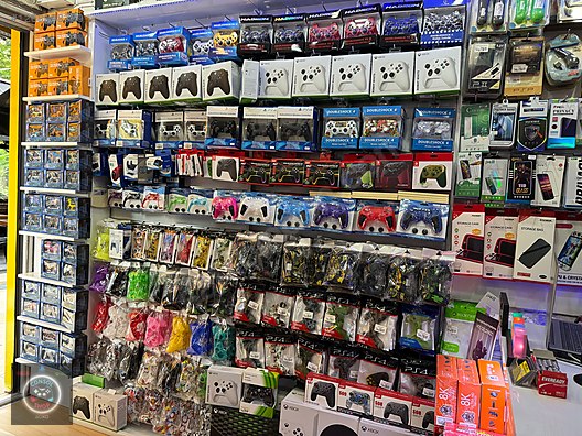 Used & Brand New Items / Gaming & Gamers Exclusive / Gaming Equipment / PC Controller & Gamepad